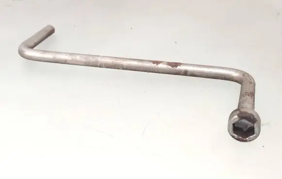 BMW 7 E65 E66 Wheel nut wrench 6758731