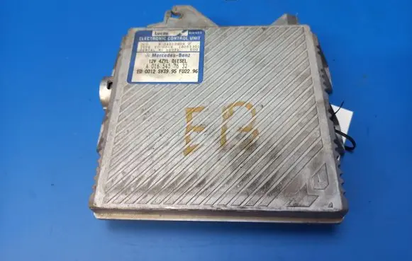 Mercedes-Benz E W210 Engine control unit/module A0165457632 R04010009