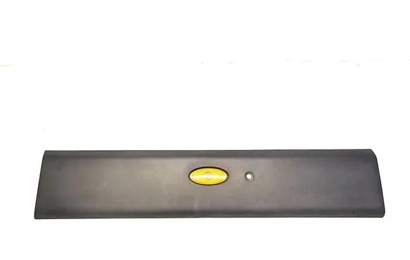 Fender trim (molding)