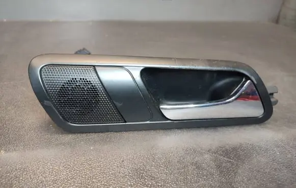 Volkswagen PASSAT B6 Rear door interior handle 3C4839114