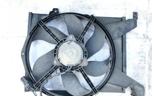 Mitsubishi Space Star Radiator cooling fan shroud 8240276