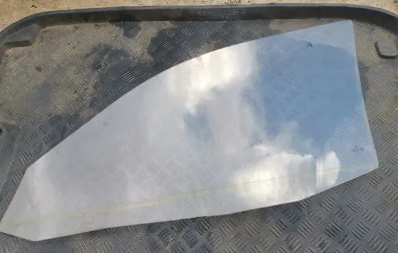 Volkswagen Golf IV Front door window/glass (coupe) 