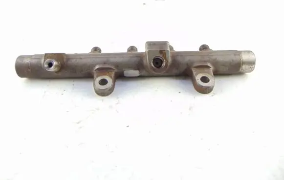 Renault Megane I Fuel injector supply line/pipe 