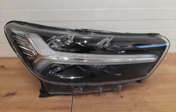 Volvo XC40 Headlight/headlamp