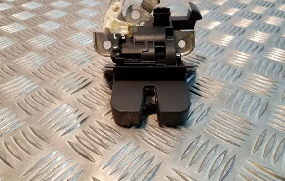 Audi A4 S4 B8 8K Tailgate/trunk/boot lock/catch/latch 