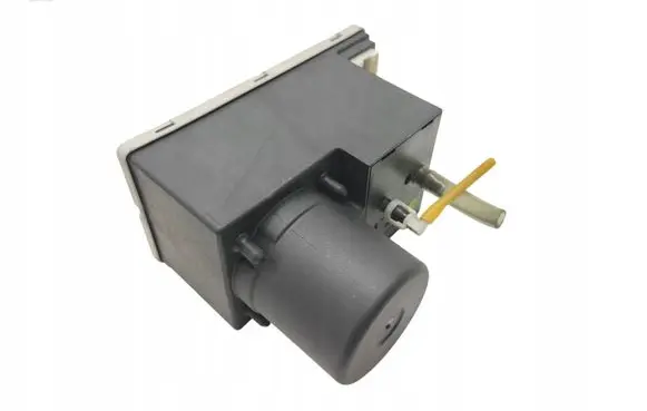 Audi A3 S3 8L Central locking vacuum pump 8L0862257L