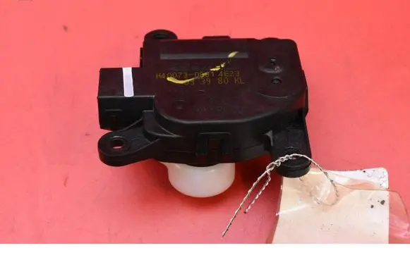 Hyundai Kona I Air flap motor/actuator H400730881