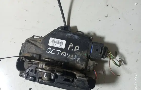 Skoda Octavia Mk2 (1Z) Front door lock 3D1837016AC