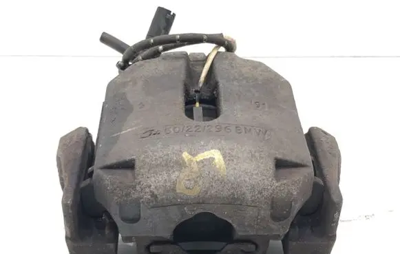 BMW 5 E39 Front brake caliper