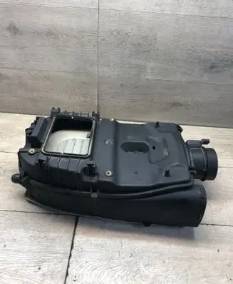 Mercedes-Benz E W212 Air filter box A6510940320