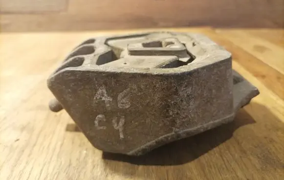 Audi A6 S6 C4 4A Engine mount bracket