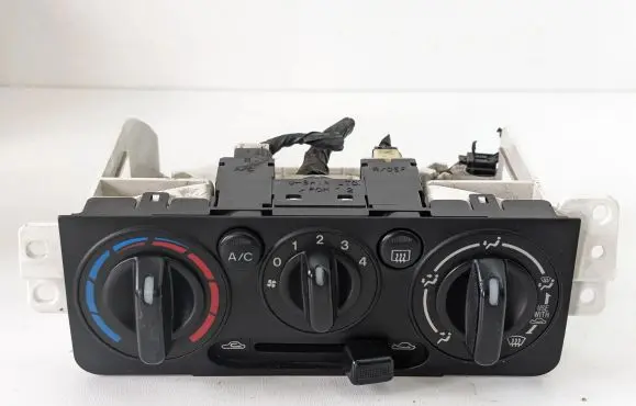 Mazda Demio Climate control unit DC7261190A