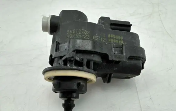 Toyota Yaris Cross Headlight level adjustment motor 90013783