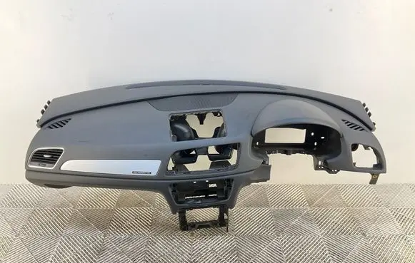 Audi Q3 8U Dashboard 8U2857001A