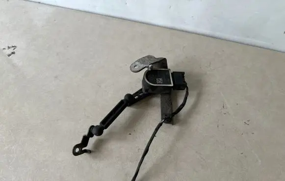 BMW 6 G32 Gran Turismo Rear air suspension level height sensor 2959574