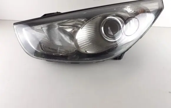 Hyundai ix35 Headlight/headlamp 921012Y