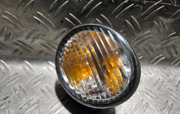 Toyota Corolla E110 Front indicator light 12438