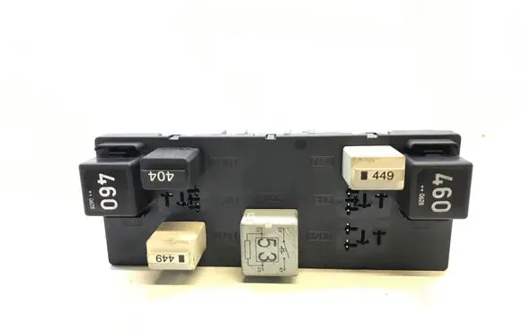 Volkswagen PASSAT B6 Fuse module 3C0937049H 28027754 H37S1301