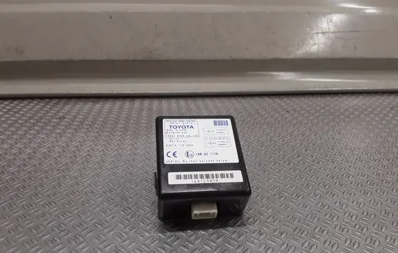 Toyota Corolla Verso AR10 Door control unit/module 897410F010