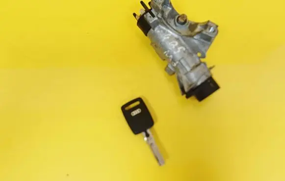 Audi A4 S4 B5 8D Ignition lock 4D0905851E