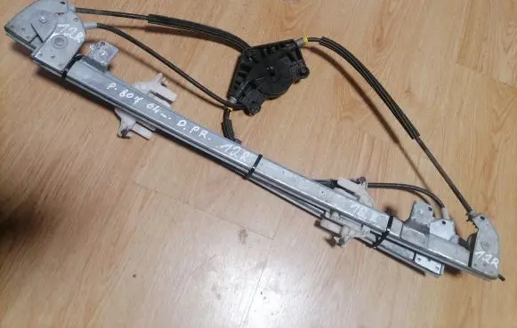 Peugeot 807 Front window lifting mechanism without motor