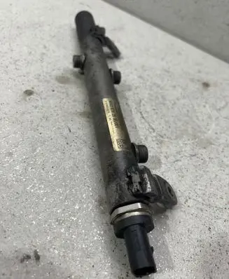 Mercedes-Benz C W204 Fuel main line pipe A6420702595 0729600876