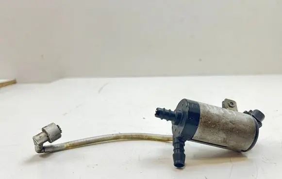 Toyota Previa (XR30, XR40) II Windscreen/windshield washer pump