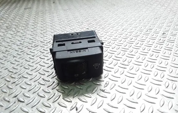 Nissan X-Trail T30 Headlight level height control switch