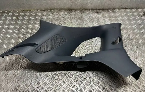 Jeep Cherokee (D)pillar trim (top) 
