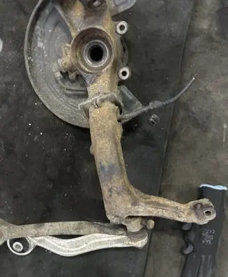 Skoda Superb B5 (3U) Front wheel hub spindle knuckle