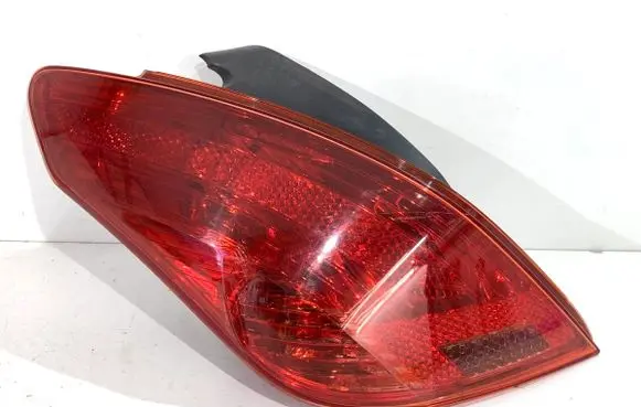 Peugeot 308 Rear/tail lights 9680425780
