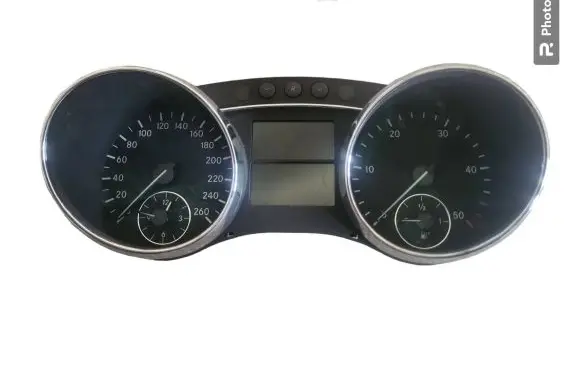 Mercedes-Benz R W251 Speedometer (instrument cluster) A2515401848