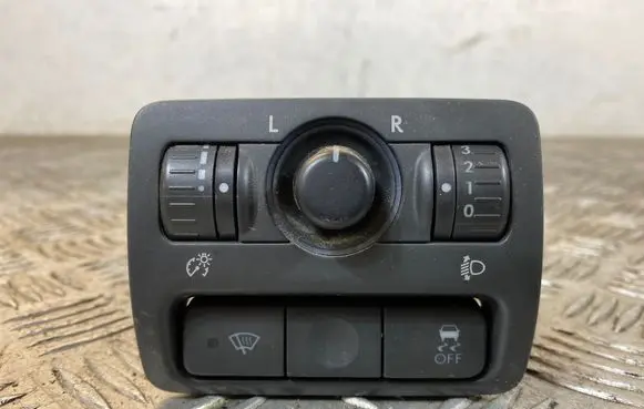 Subaru Outback Wing mirror switch 159960 31A