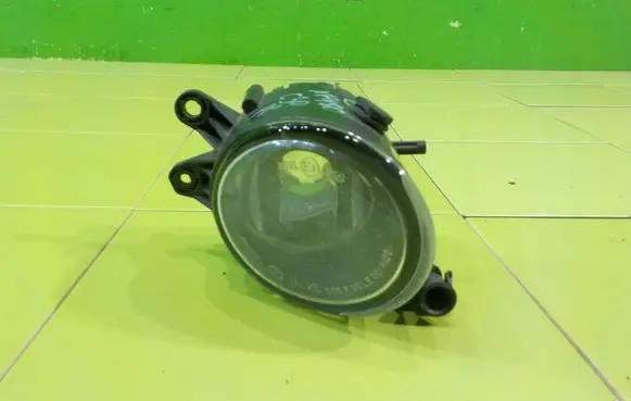 Volvo C30 Front fog light 0305065002 PRAWY