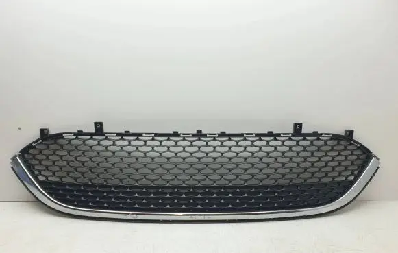 Chrysler Pacifica Front bumper lower grill 68243498AA M5840600600 65620