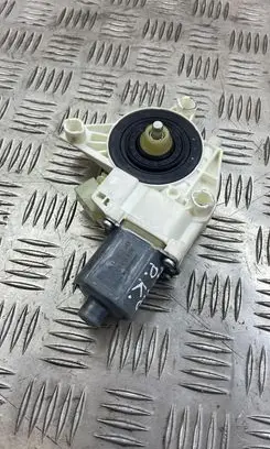 Mercedes-Benz C W204 Front door window regulator motor A2048200142