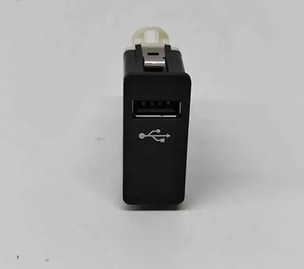 BMW i3 USB socket connector 6820397