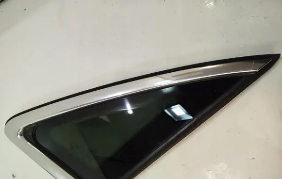 Audi A4 S4 B9 Rear side window 8W5845298E