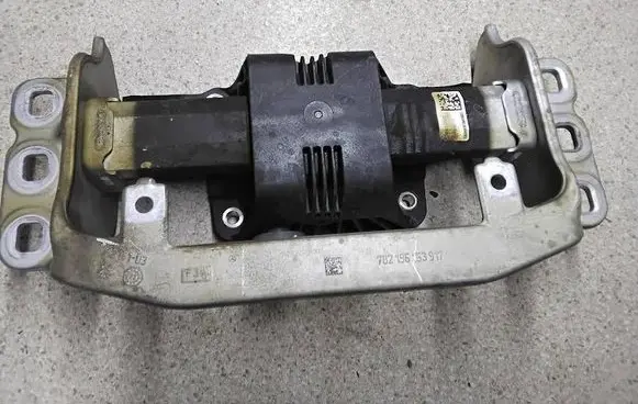 Mercedes-Benz S W223 Engine mount bracket A2232408300