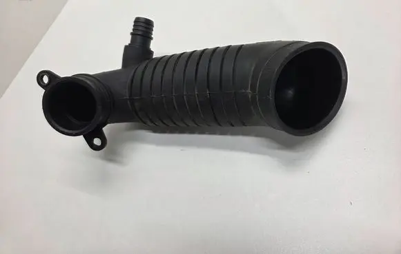 Audi A4 S4 B5 8D Air intake hose/pipe 29624008 8D0129615J