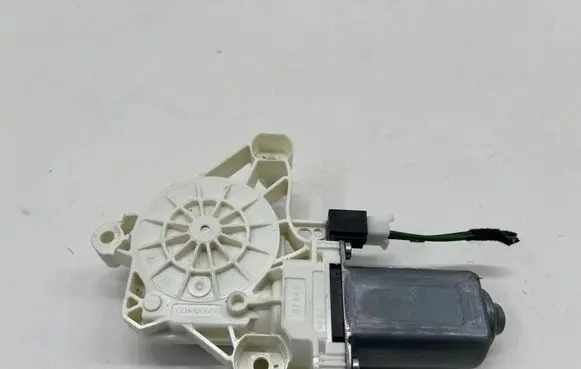Mercedes-Benz CLA C118 X118 Rear door window regulator motor A0009061607