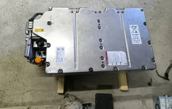 Porsche Cayenne (92A) Hybrid / electric car battery 7PP915590L F00VB00004