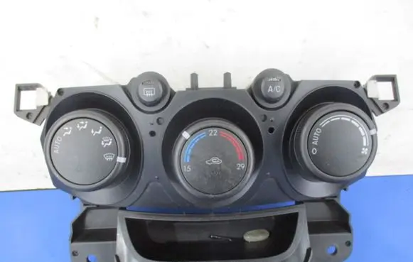 Mazda 2 Climate control unit DF7361190G