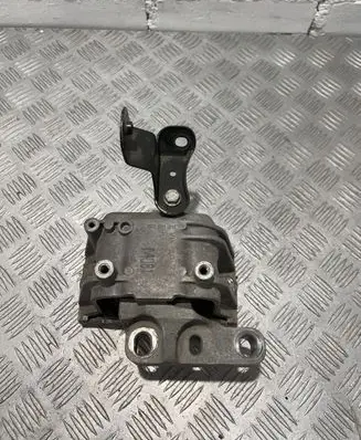 Volkswagen PASSAT B7 Engine mount bracket 1K0199262