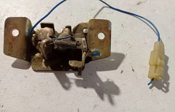 KIA Pride Tailgate/trunk/boot lock/catch/latch 9D29636