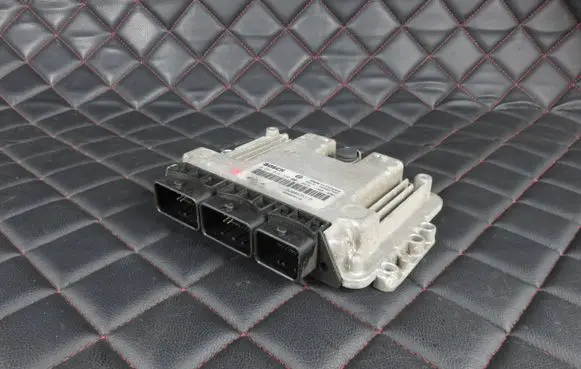 Renault Trafic II (X83) Engine control unit/module 0281015330 8200935115 8200935116