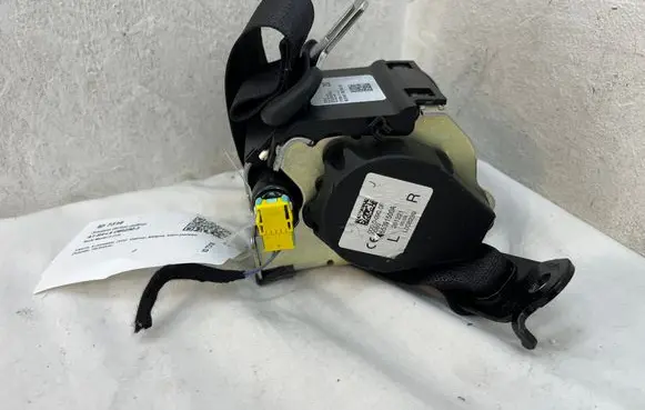 Tesla Model 3 Rear seatbelt 1110154C1G CZ721361R