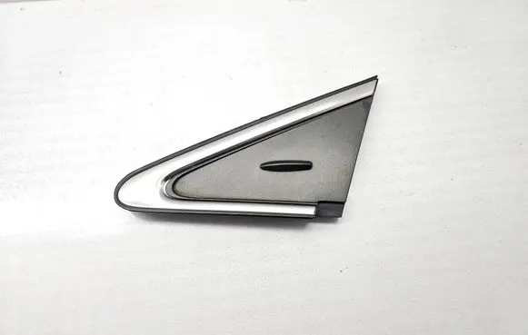 Toyota Avensis T270 Fender end trim 6011805021