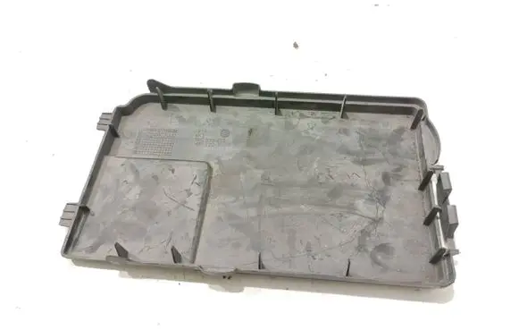 Audi A3 S3 8P Battery box tray cover/lid 1K0915443