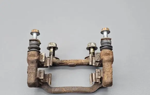 Honda CR-V Brake caliper pad carrier rear 